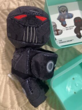 Disney Cutie Cuff Star Wars Mandalorian series. Dark Trooper